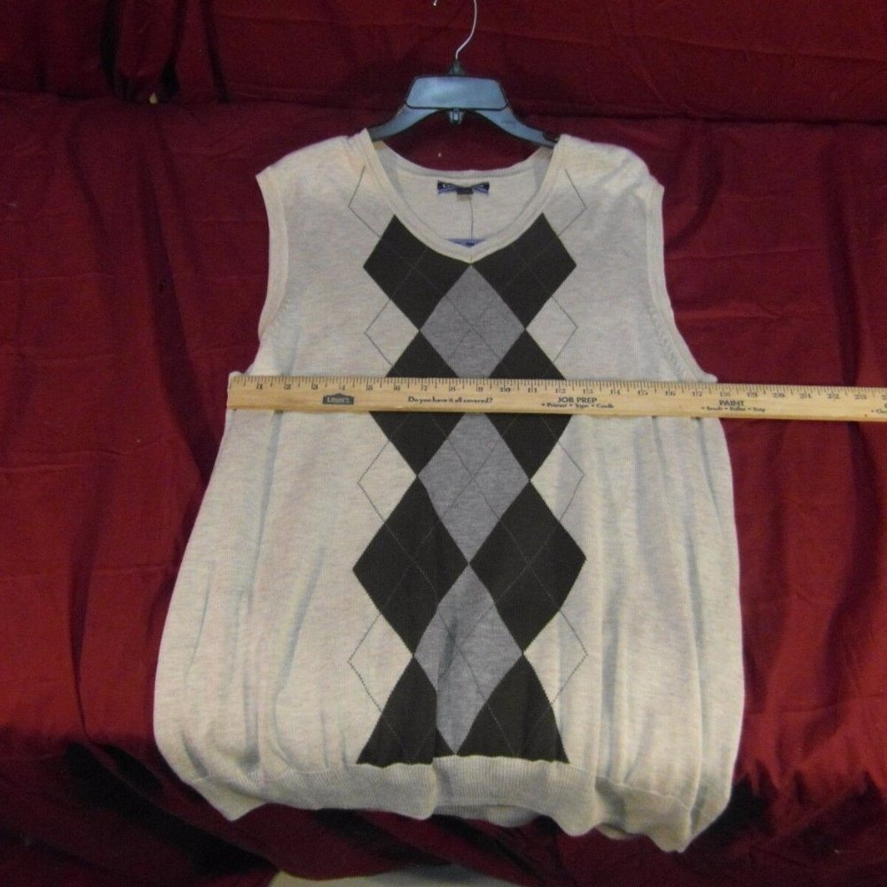 szLARGE NWT CROFT & BARROW MEN'S MULTI-COLOR ARGYLE V-NECK SWEATER VEST IG 417